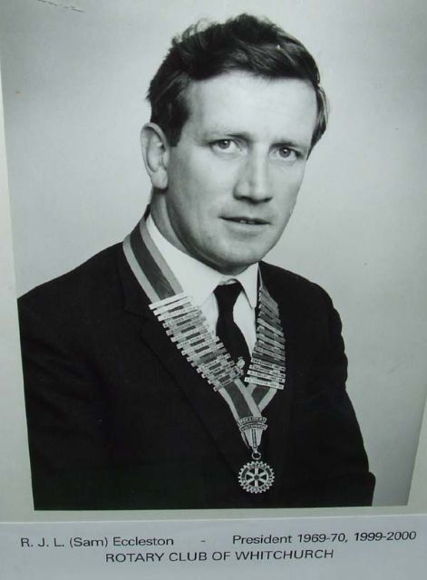 R J L Ecclestone<br>1999 - 00